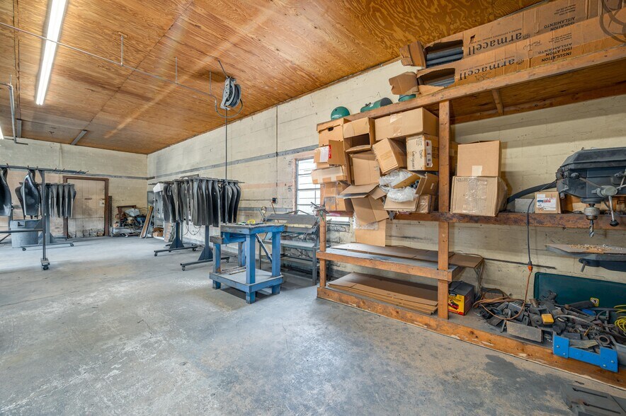 More Photos Of 19 Evergreen Dr, Lake Wales Freestanding For Sale