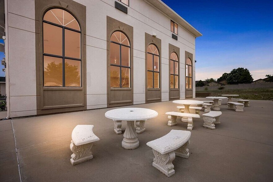 More Photos Of 3910 Outlook Blvd, Pueblo Hotel For Sale