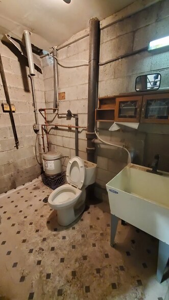 More Photos Of 4251 N Western Ave, Chicago General Retail For Lease