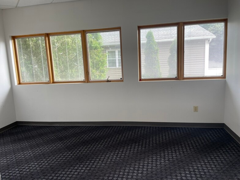 More Photos Of 1735 Central Ave, Albany Office For Sale