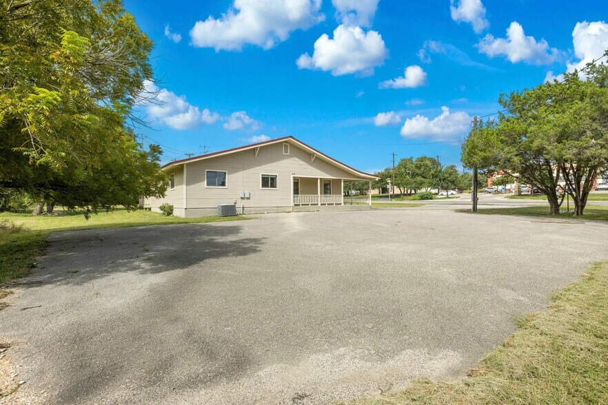 More Photos Of 42320 FM 3159, Canyon Lake Office For Lease