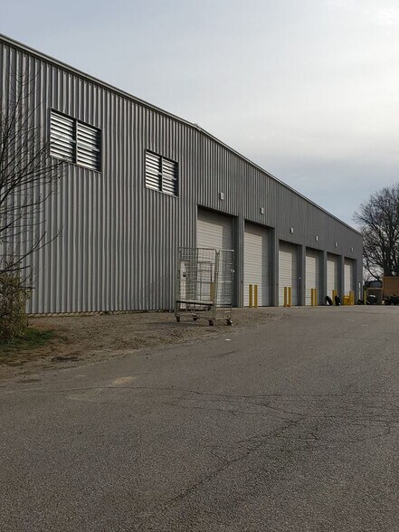 More Photos Of 2612 Kersten Ct, Kalamazoo Warehouse For Lease