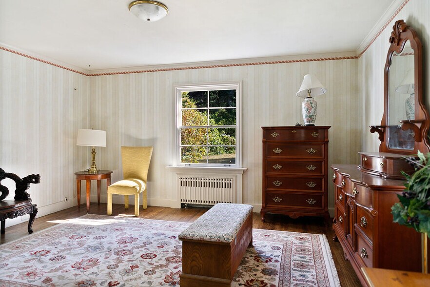 More Photos Of 3026 Marine Dr, Bremerton Specialty For Sale