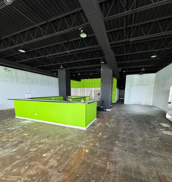 More Photos Of 14700-14738 S Cicero Ave, Midlothian Unknown For Lease