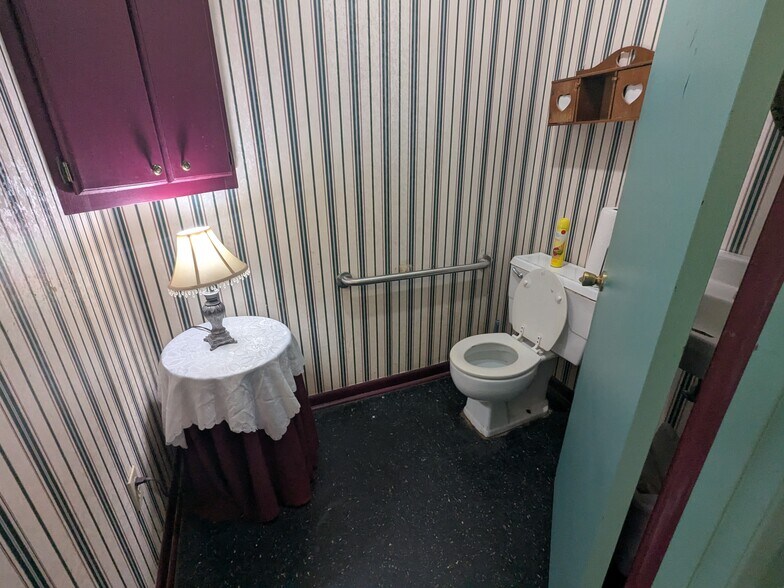 More Photos Of 210 E Battle St, Talladega Freestanding For Sale