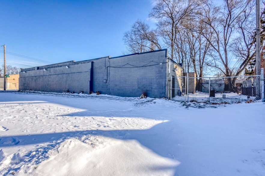 More Photos Of 19147 Joy Rd, Detroit Storefront For Sale