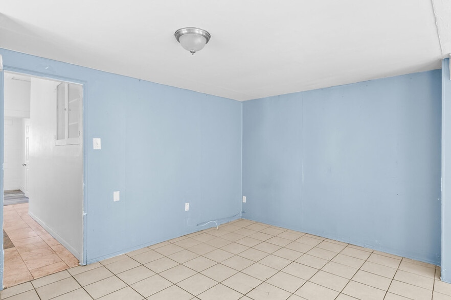 More Photos Of 3814 Acacia St, San Diego Auto Repair For Sale