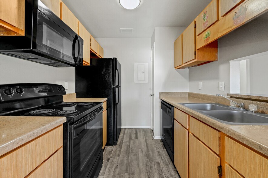 More Photos Of 483 Laurel Ln, New Braunfels Apartments For Sale