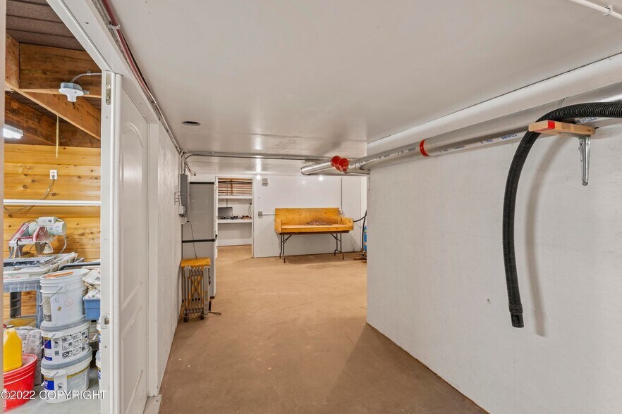 More Photos Of 36142 Pine St, Soldotna Light Manufacturing For Sale