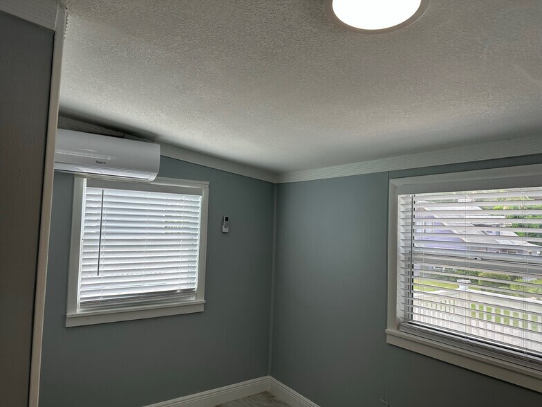 More Photos Of 614 Oak Ave, Clearwater Apartments For Sale