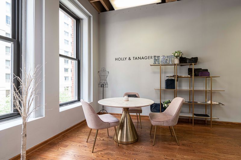 More Photos Of 11 E Hubbard St, Chicago Office For Lease