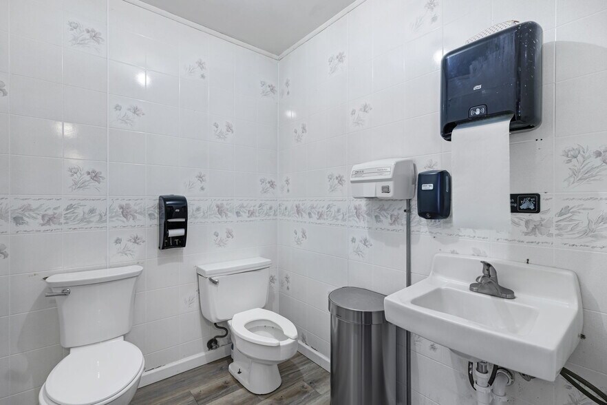 More Photos Of 519 N Main St, Caseyville General Retail For Sale