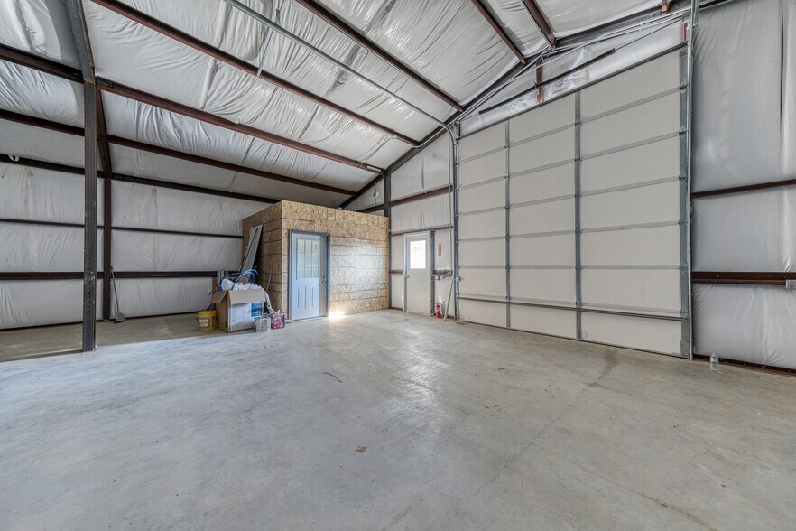 More Photos Of 11955 N FM 730, Azle Warehouse For Lease