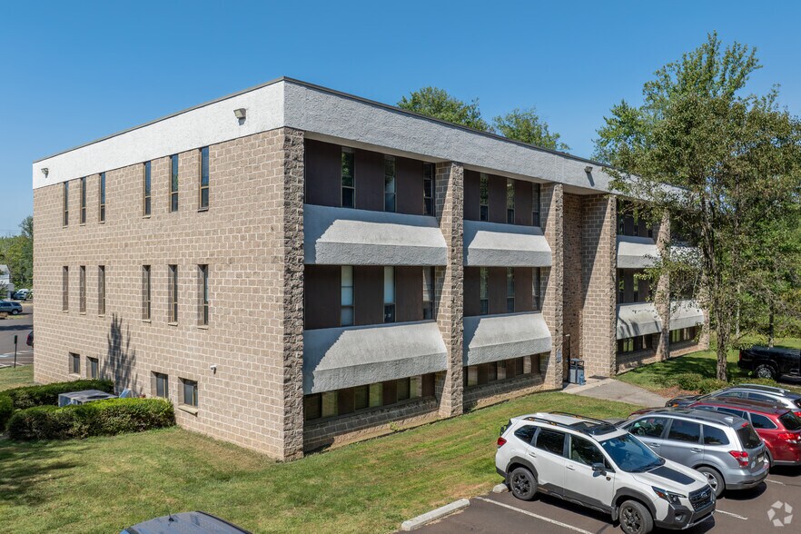More Photos Of 716 N Bethlehem Pike, Lower Gwynedd Unknown For Lease