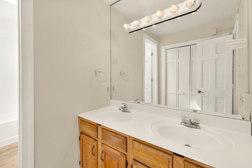 More Photos Of 228 E Capitol St NE, Washington Apartments For Sale