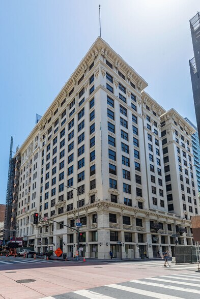 More Photos Of 750-762 S Broadway, Los Angeles Apartments For Lease