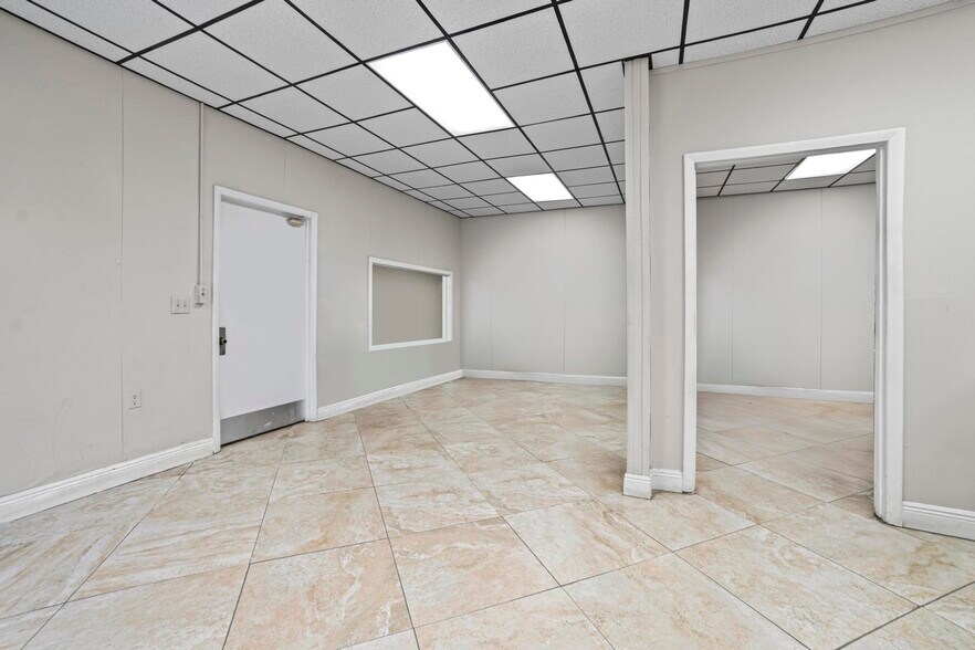 More Photos Of 170 NW 16th St, Boca Raton Warehouse For Sale
