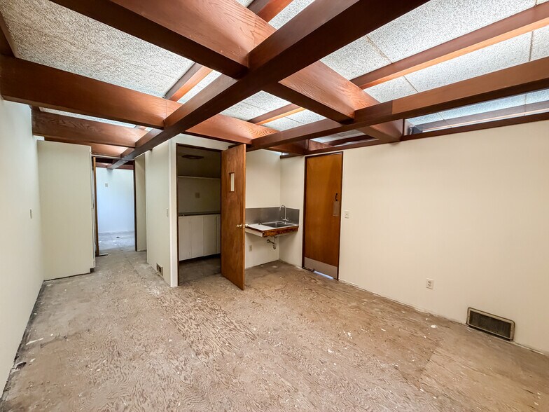 More Photos Of 510 Central Ave, Dunkirk Office For Sale