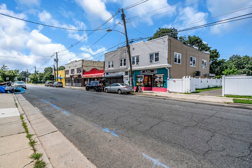 More Photos Of 1011 E 2nd St, Plainfield Storefront For Sale