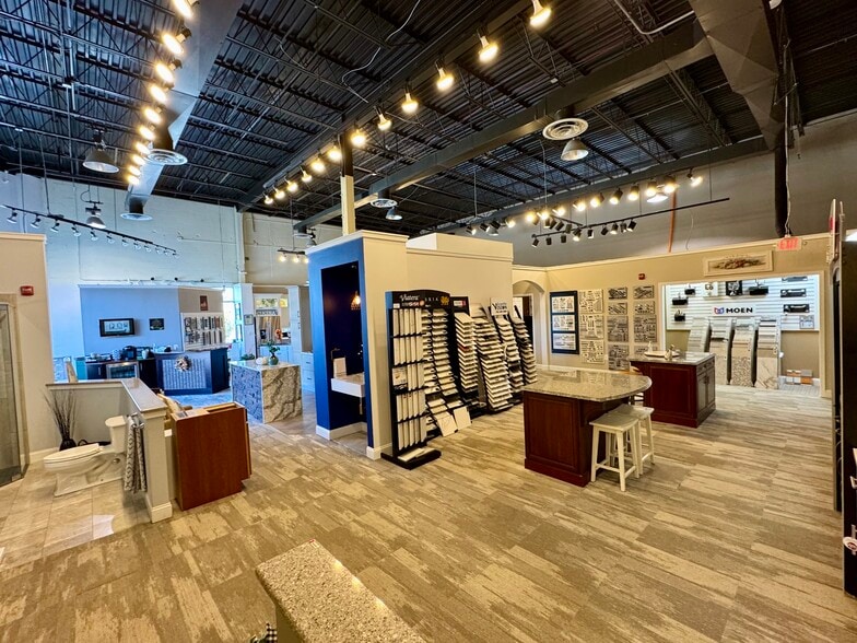 More Photos Of 3041 Golansky Blvd, Woodbridge Storefront For Lease