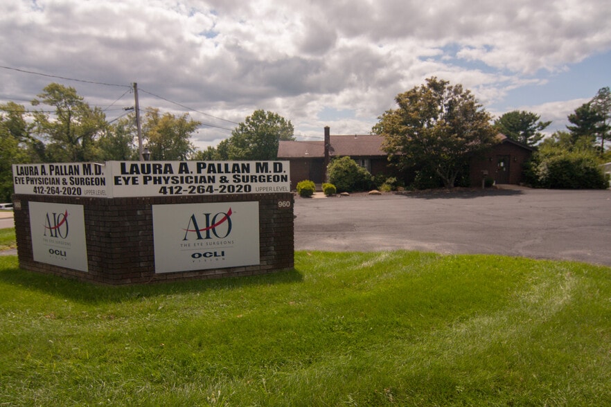 More Photos Of 960 Beaver Grade Rd, Coraopolis Medical For Lease