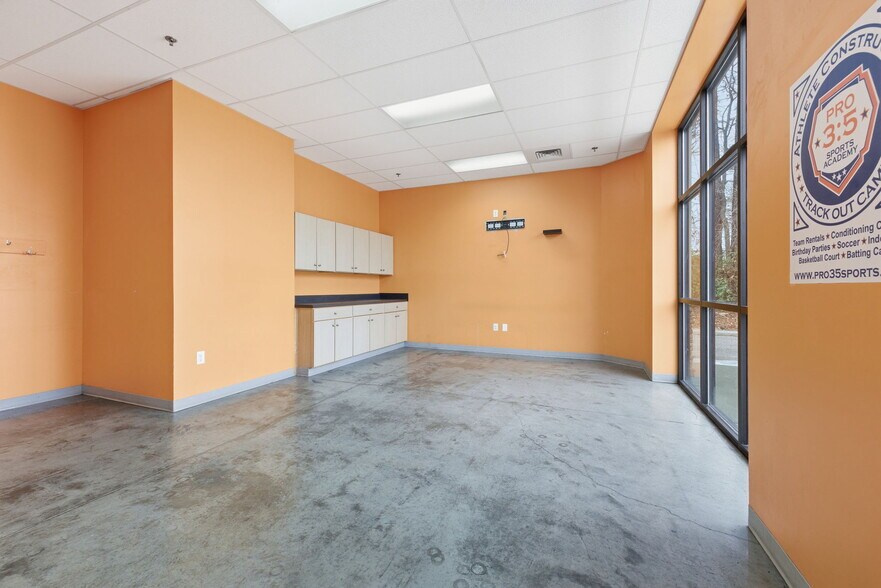 More Photos Of 3201 Northside Dr, Raleigh Light Distribution For Lease