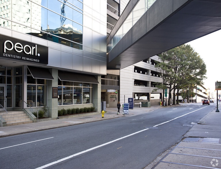 More Photos Of 128 S Tryon St, Charlotte Office For Lease