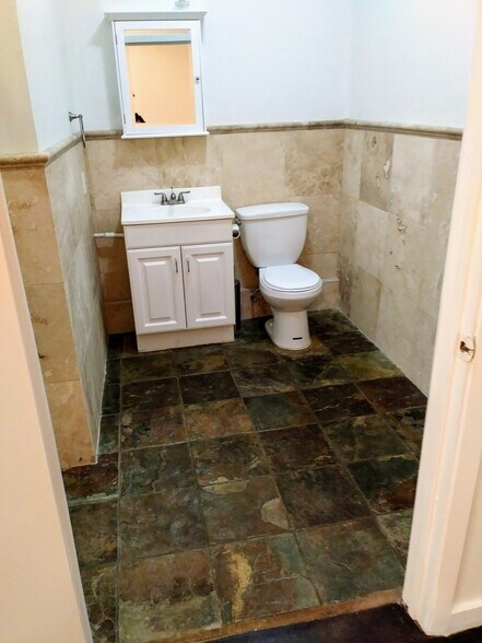 More Photos Of 5210 Avenue F, Austin Loft Creative Space For Lease