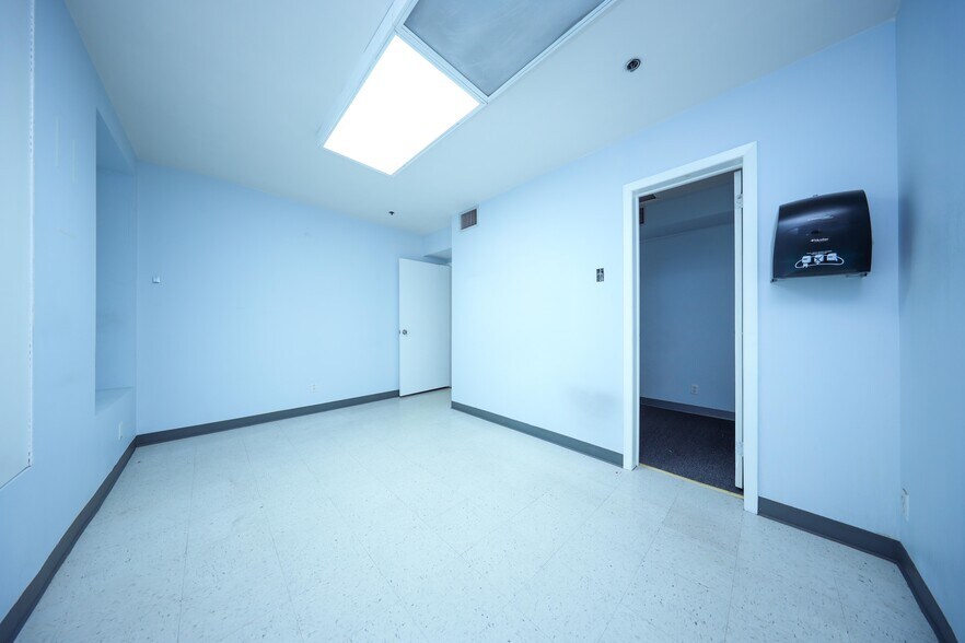 More Photos Of 206-212 Canal St, New York Office Residential For Sale