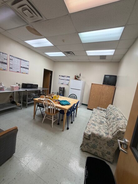 More Photos Of 548-554 State St, Camden Daycare Center For Sale