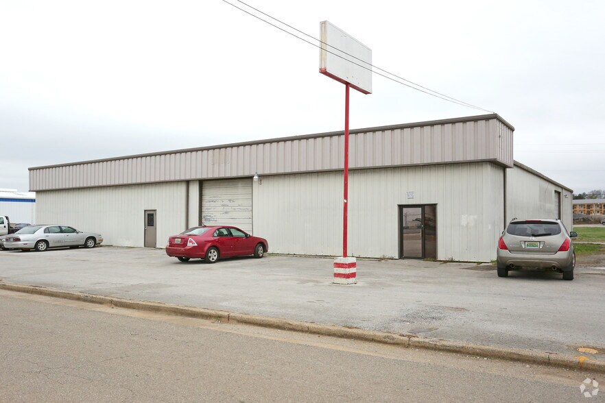 Primary Photo Of 1009 Putman Dr NW, Huntsville Warehouse For Lease