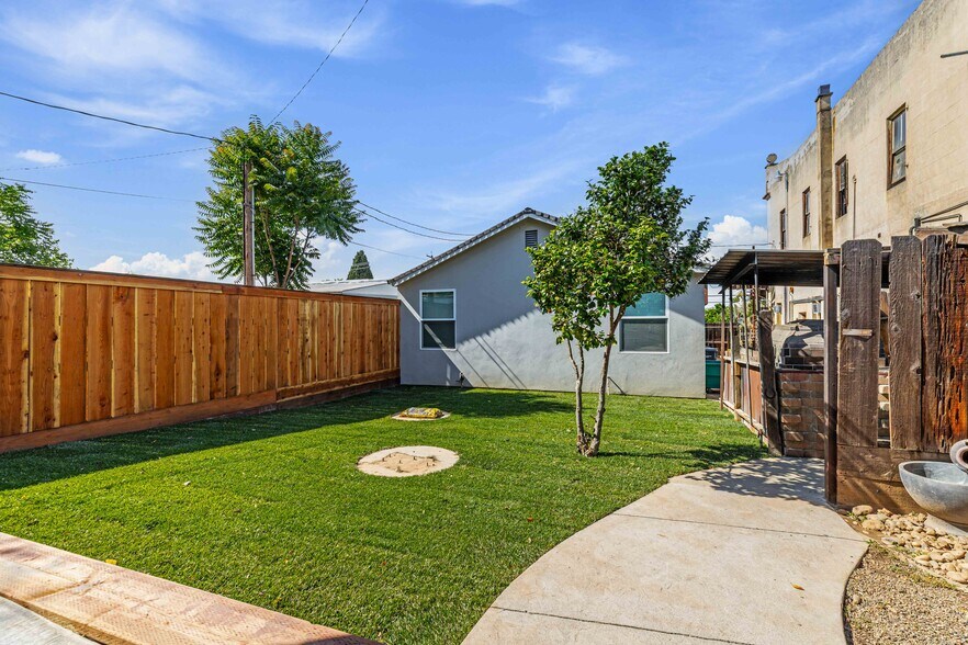More Photos Of 30048 Yosemite Blvd, La Grange Bar For Sale