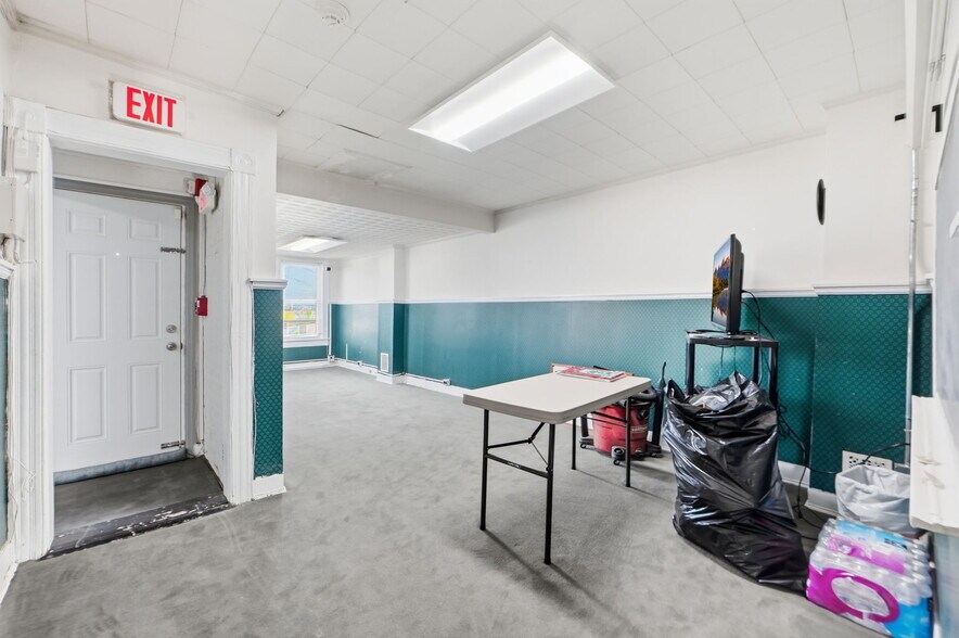 More Photos Of 401-407 N Patterson Park Ave, Baltimore Religious Facility For Sale