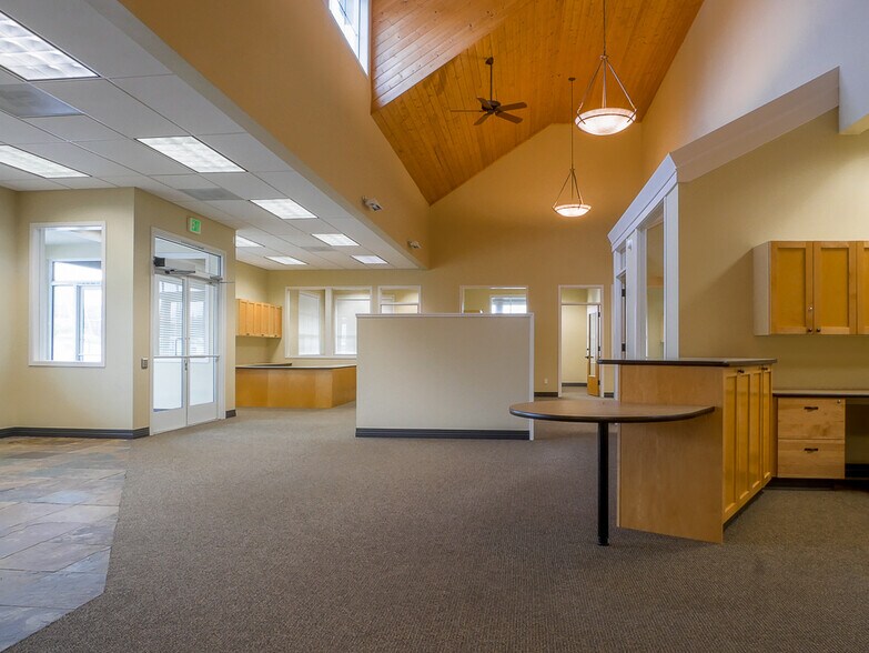 More Photos Of 1605 N Coast Hwy, Newport Office For Lease