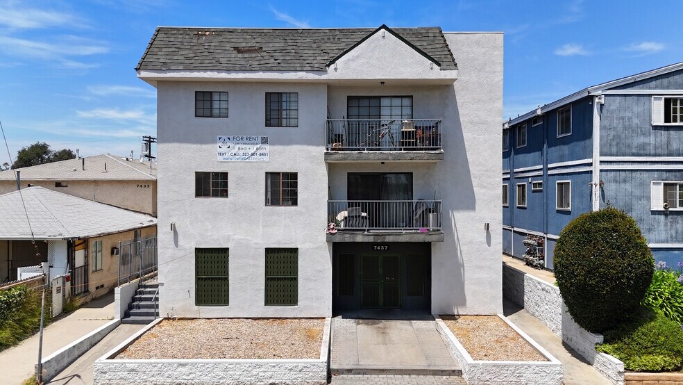 More Photos Of 7437 Haskell Ave, Van Nuys Apartments For Sale