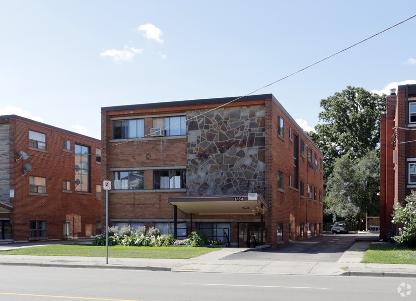 More Photos Of 1254 Fennell Ave E, Hamilton Apartments For Sale