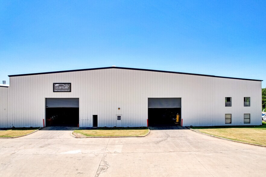 More Photos Of 190 Industrial Blvd, McKinney Manufacturing For Sale