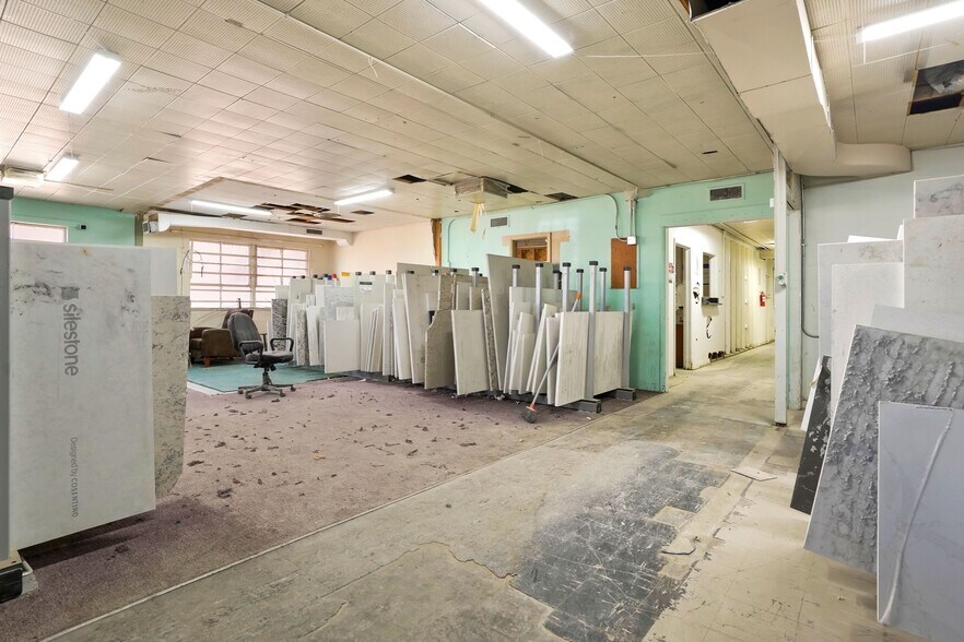 More Photos Of 3300 E 43rd Ave, Denver Manufacturing For Sale