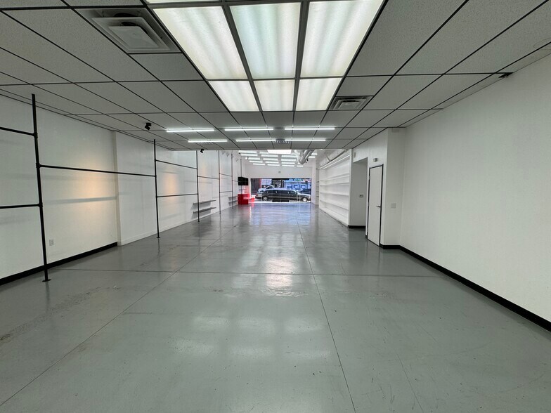 More Photos Of 455 N Fairfax Ave, Los Angeles Storefront For Lease