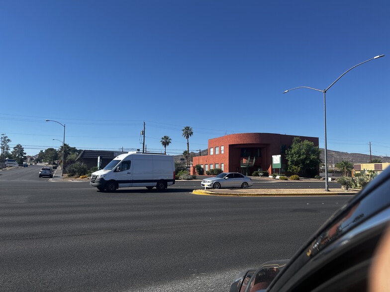 More Photos Of 309 W Lake Mead Pky, Henderson Loft Creative Space For Lease
