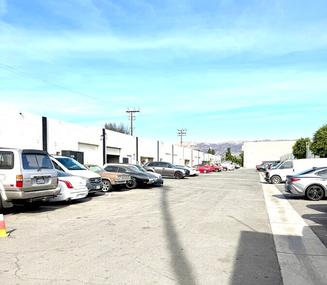More Photos Of 20371 Prairie St, Chatsworth Manufacturing For Lease