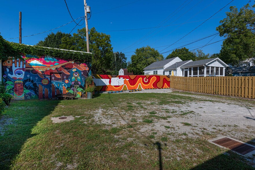 More Photos Of 136-138 Dayton St, Yellow Springs Storefront For Sale