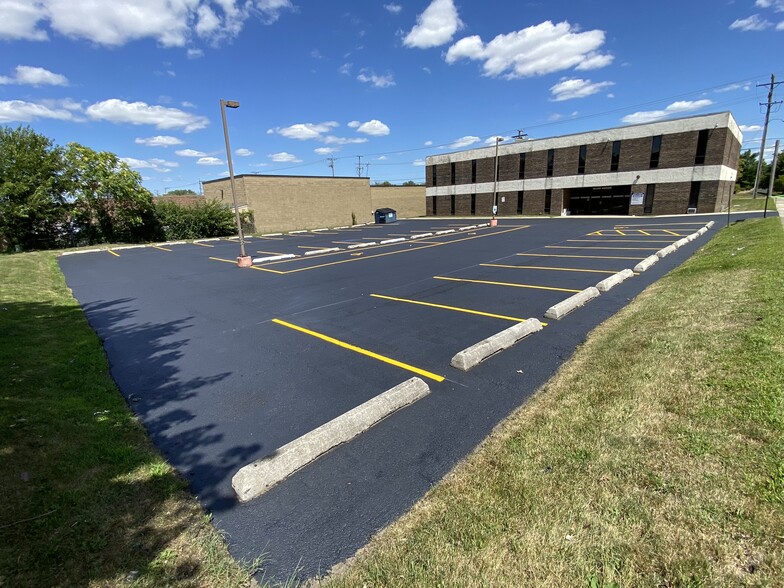 More Photos Of 18350 Kedzie Ave, Homewood Loft Creative Space For Lease