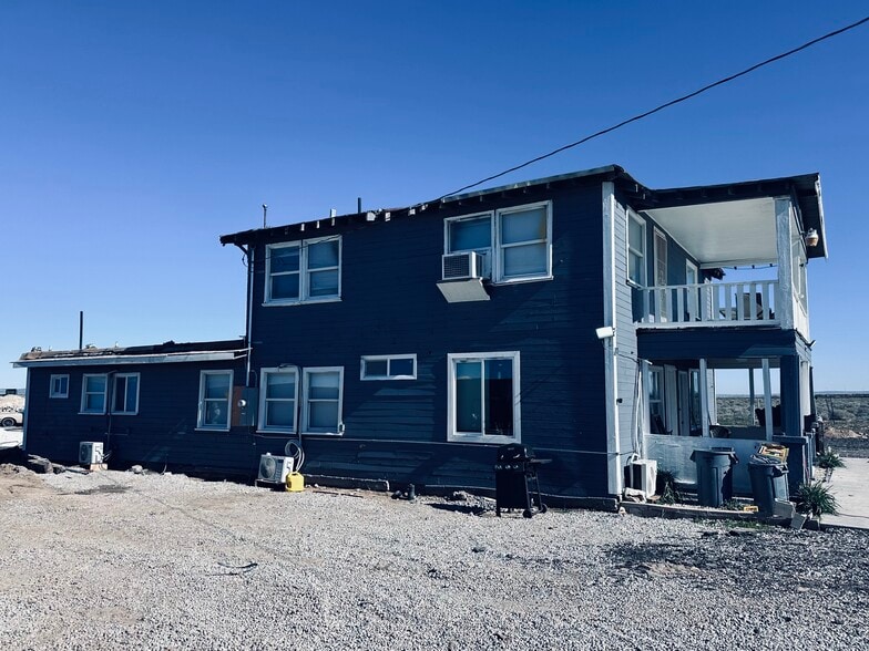 More Photos Of 2761 W Avenue F, Lancaster Manufacturing For Sale