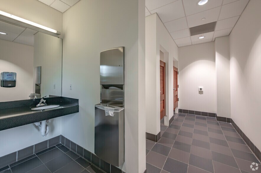 More Photos Of 93 Lake Ave, Danbury Office For Lease