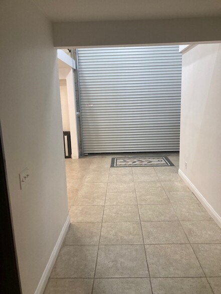 More Photos Of 4848 Colt St, Ventura Manufacturing For Sale