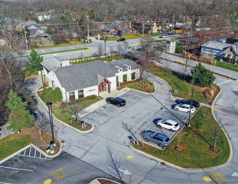 More Photos Of 2595 Waukegan Rd, Bannockburn Bank For Lease