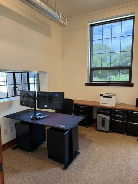 More Photos Of 602 N 6th St, Fairfield Industrial For Lease