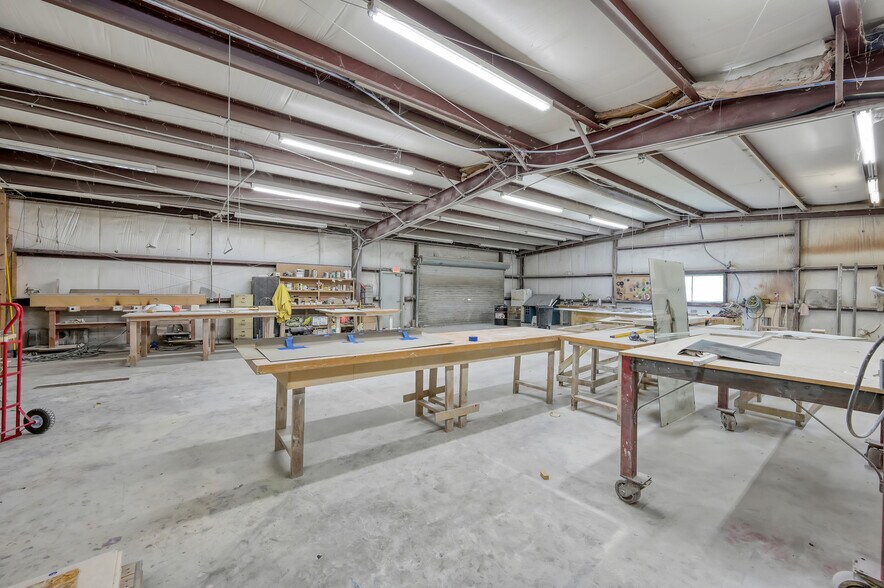 More Photos Of 2745 Interstate 45 S, New Waverly Manufacturing For Sale