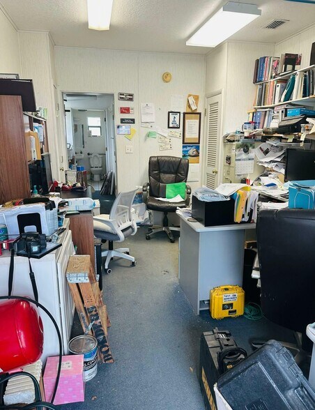 More Photos Of 1034 Woodland dr, Lakeland Office For Sale